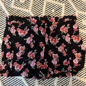 Floral forever 21 flowy shorts!